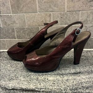 ✨Host Pick✨  Candie's Wine Peep-Toe Slingback Heels